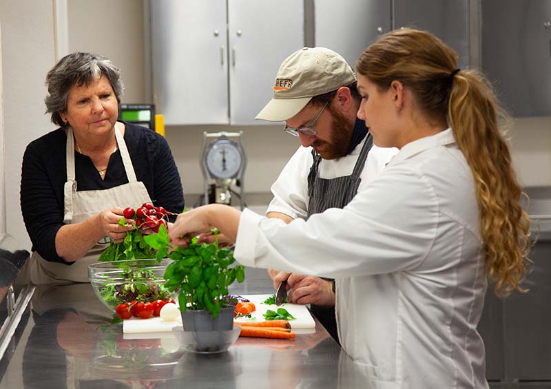 students food prepping