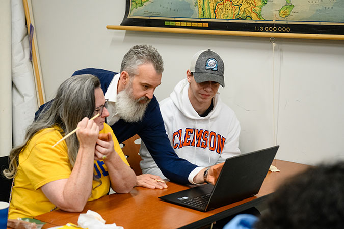 Scribal school learns to produce cuneiform