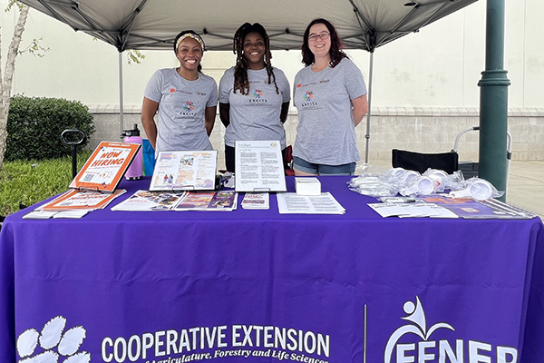 efnep members at a stand promoting immunization