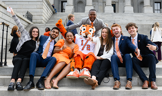 Students on the steps of the South Carolina State House